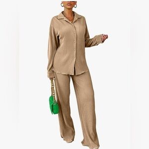Elegant Tan Women's Two-Piece Button Down Blouse and Wide Leg Pants ⚡️